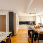Cozy Apartment, Center, Sea View And Parking * Μπιαρίτζ