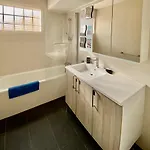 Διαμέρισμα Cozy Apartment, Center, Sea View And Parking Μπιαρίτζ