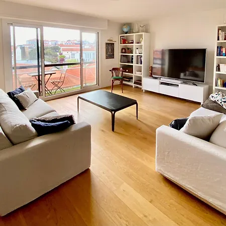 Διαμέρισμα Cozy Apartment, Center, Sea View And Parking Μπιαρίτζ