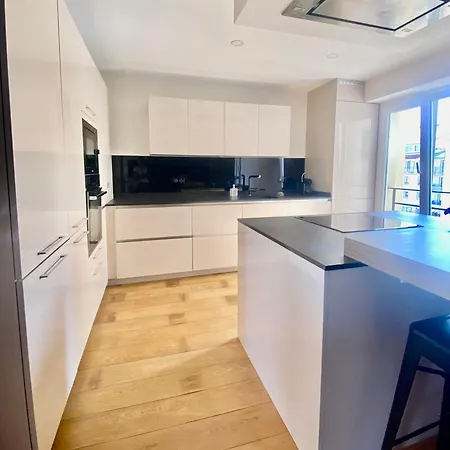 Cozy Apartment, Center, Sea View And Parking Διαμέρισμα *